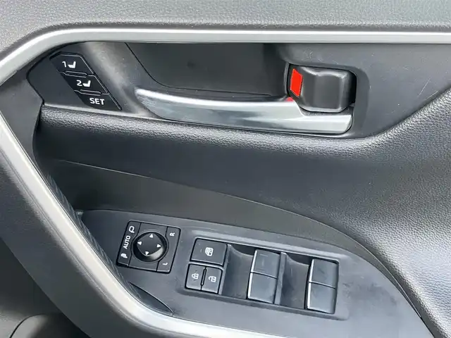 トヨタ ＲＡＶ４ G Zパッケージ 山口県 2020(令2)年 2.4万km ホワイトパールクリスタルシャイン 純正ディスプレイオーディオ/純正フルセグTV＆/　全方位モニター/純正フロアマット/純正ドアバイザー/純正19インチアルミ/純正LEDヘッドライト/純正フォグランプ/社外ベースキャリア/パワーバックドア/運転席パワーシート/フロントシートヒーター/ステアリングヒーター/デジタルインナーミラー/ビルトインETC