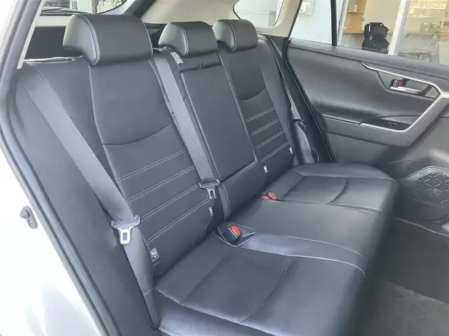 トヨタ ＲＡＶ４ G Zパッケージ 山口県 2020(令2)年 2.4万km ホワイトパールクリスタルシャイン 純正ディスプレイオーディオ/純正フルセグTV＆/　全方位モニター/純正フロアマット/純正ドアバイザー/純正19インチアルミ/純正LEDヘッドライト/純正フォグランプ/社外ベースキャリア/パワーバックドア/運転席パワーシート/フロントシートヒーター/ステアリングヒーター/デジタルインナーミラー/ビルトインETC
