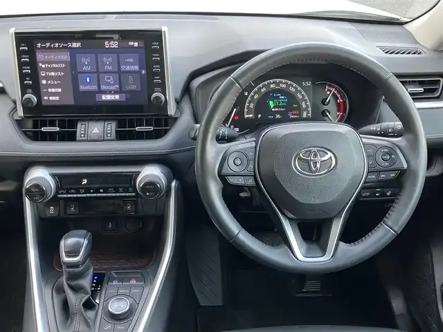 トヨタ ＲＡＶ４ G Zパッケージ 山口県 2020(令2)年 2.4万km ホワイトパールクリスタルシャイン 純正ディスプレイオーディオ/純正フルセグTV＆/　全方位モニター/純正フロアマット/純正ドアバイザー/純正19インチアルミ/純正LEDヘッドライト/純正フォグランプ/社外ベースキャリア/パワーバックドア/運転席パワーシート/フロントシートヒーター/ステアリングヒーター/デジタルインナーミラー/ビルトインETC