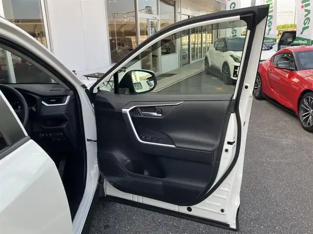 トヨタ ＲＡＶ４ G Zパッケージ 山口県 2020(令2)年 2.4万km ホワイトパールクリスタルシャイン 純正ディスプレイオーディオ/純正フルセグTV＆/　全方位モニター/純正フロアマット/純正ドアバイザー/純正19インチアルミ/純正LEDヘッドライト/純正フォグランプ/社外ベースキャリア/パワーバックドア/運転席パワーシート/フロントシートヒーター/ステアリングヒーター/デジタルインナーミラー/ビルトインETC