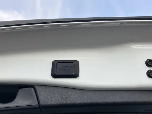 トヨタ ＲＡＶ４ G Zパッケージ 山口県 2020(令2)年 2.4万km ホワイトパールクリスタルシャイン 純正ディスプレイオーディオ/純正フルセグTV＆/　全方位モニター/純正フロアマット/純正ドアバイザー/純正19インチアルミ/純正LEDヘッドライト/純正フォグランプ/社外ベースキャリア/パワーバックドア/運転席パワーシート/フロントシートヒーター/ステアリングヒーター/デジタルインナーミラー/ビルトインETC