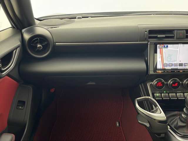 トヨタ ＧＲ８６ RZ 秋田県 2023(令5)年 0.5万km マグネタイトグレーメタリック ワンオーナー /社外ナビ /フルセグTV /ETC /社外エアークリーナー　/クルーズコントロール　/前方ドライブレコーダー /純正フロアマット　/USBポート　/バックカメラ　/前席シートヒーター　/スペアキー有り/スマートキー/ハーフレザーシート /プッシュスタート /オートエアコン /オートライト/クルーズコントロール/革巻きステアリング/電格ミラー