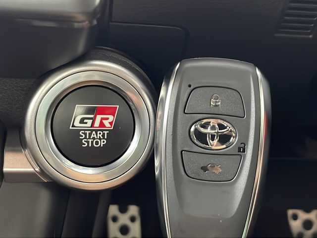 トヨタ ＧＲ８６ RZ 秋田県 2023(令5)年 0.5万km マグネタイトグレーメタリック ワンオーナー /社外ナビ /フルセグTV /ETC /社外エアークリーナー　/クルーズコントロール　/前方ドライブレコーダー /純正フロアマット　/USBポート　/バックカメラ　/前席シートヒーター　/スペアキー有り/スマートキー/ハーフレザーシート /プッシュスタート /オートエアコン /オートライト/クルーズコントロール/革巻きステアリング/電格ミラー