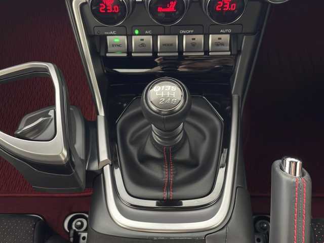 トヨタ ＧＲ８６ RZ 秋田県 2023(令5)年 0.5万km マグネタイトグレーメタリック ワンオーナー /社外ナビ /フルセグTV /ETC /社外エアークリーナー　/クルーズコントロール　/前方ドライブレコーダー /純正フロアマット　/USBポート　/バックカメラ　/前席シートヒーター　/スペアキー有り/スマートキー/ハーフレザーシート /プッシュスタート /オートエアコン /オートライト/クルーズコントロール/革巻きステアリング/電格ミラー