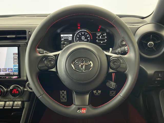トヨタ ＧＲ８６ RZ 秋田県 2023(令5)年 0.5万km マグネタイトグレーメタリック ワンオーナー /社外ナビ /フルセグTV /ETC /社外エアークリーナー　/クルーズコントロール　/前方ドライブレコーダー /純正フロアマット　/USBポート　/バックカメラ　/前席シートヒーター　/スペアキー有り/スマートキー/ハーフレザーシート /プッシュスタート /オートエアコン /オートライト/クルーズコントロール/革巻きステアリング/電格ミラー