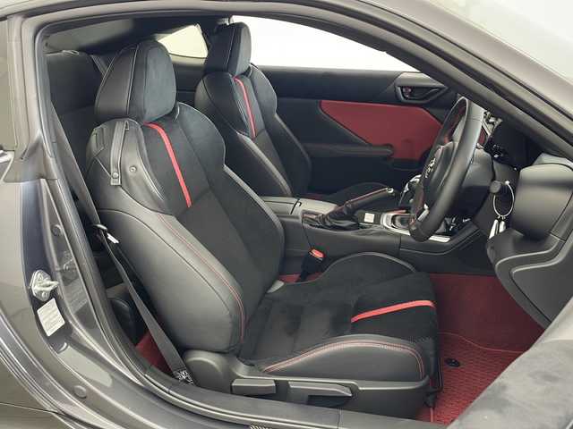 トヨタ ＧＲ８６ RZ 秋田県 2023(令5)年 0.5万km マグネタイトグレーメタリック ワンオーナー /社外ナビ /フルセグTV /ETC /社外エアークリーナー　/クルーズコントロール　/前方ドライブレコーダー /純正フロアマット　/USBポート　/バックカメラ　/前席シートヒーター　/スペアキー有り/スマートキー/ハーフレザーシート /プッシュスタート /オートエアコン /オートライト/クルーズコントロール/革巻きステアリング/電格ミラー