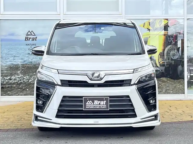 トヨタ ヴォクシー ZS 煌 道北・旭川 2018(平30)年 3.9万km ホワイトパールクリスタルシャイン モデリスタエアロ/パナソニックナビ/フルセグTV/バックカメラ/両側パワースライドドア/LEDヘッドライト/オートマチックハイビーム/オートライト/プッシュスタート/スマートキー/ETC/寒冷地仕様