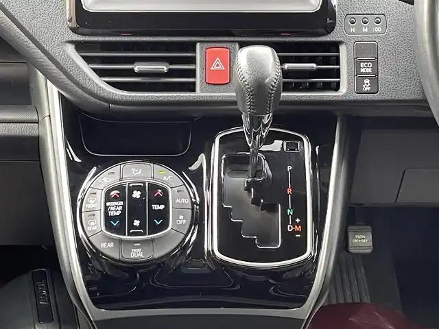 トヨタ ヴォクシー ZS 煌 道北・旭川 2018(平30)年 3.9万km ホワイトパールクリスタルシャイン モデリスタエアロ/パナソニックナビ/フルセグTV/バックカメラ/両側パワースライドドア/LEDヘッドライト/オートマチックハイビーム/オートライト/プッシュスタート/スマートキー/ETC/寒冷地仕様