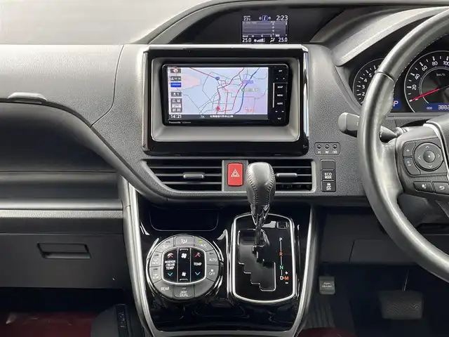 トヨタ ヴォクシー ZS 煌 道北・旭川 2018(平30)年 3.9万km ホワイトパールクリスタルシャイン モデリスタエアロ/パナソニックナビ/フルセグTV/バックカメラ/両側パワースライドドア/LEDヘッドライト/オートマチックハイビーム/オートライト/プッシュスタート/スマートキー/ETC/寒冷地仕様