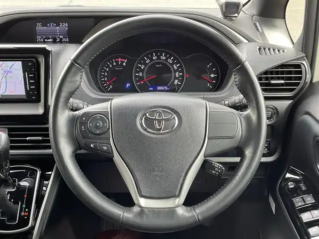 トヨタ ヴォクシー ZS 煌 道北・旭川 2018(平30)年 3.9万km ホワイトパールクリスタルシャイン モデリスタエアロ/パナソニックナビ/フルセグTV/バックカメラ/両側パワースライドドア/LEDヘッドライト/オートマチックハイビーム/オートライト/プッシュスタート/スマートキー/ETC/寒冷地仕様