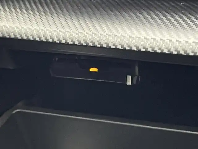 スバル インプレッサ スポーツ 1．6i－LアイサイトSスタイル 道央・札幌 2019(令1)年 4.8万km クリスタルホワイトP ・衝突被害軽減ブレーキ/・レーンキープアシスト/・レーダークルーズコントロール/・純正ナビ/【フルセグ/BT/CD/DVD】/・電子パーキング/・オートブレーキホールド/・アイドリングストップ/・パドルシフト/・ステアリングスイッチ