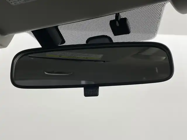 スバル インプレッサ スポーツ 1．6i－LアイサイトSスタイル 道央・札幌 2019(令1)年 4.8万km クリスタルホワイトP ・衝突被害軽減ブレーキ/・レーンキープアシスト/・レーダークルーズコントロール/・純正ナビ/【フルセグ/BT/CD/DVD】/・電子パーキング/・オートブレーキホールド/・アイドリングストップ/・パドルシフト/・ステアリングスイッチ