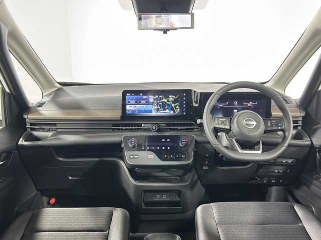 日産 セレナ e－パワー ハイウェイスター V 広島県 2025(令7)年 0.1千km プリズムホワイト 登録済未使用車（7km）/12.3型ニッサンコネクトナビ（AppleCarPlay/AndroidAuto/フルセグTV）/アラウンドビューモニター/プロパイロット/ハンズフリーオートスライドドア/インテリジェントルームミラー/エマージェンシーブレーキ/レーンキープアシスト/アダプティブLEDヘッドライト/ブラインドスポットモニター/リヤクロストラフィックアラート/フロント/バックソナー/誤発進抑制機能/USB/HDMI入力端子/ETC2.0/前後ドライブレコーダー/ワイヤレス充電