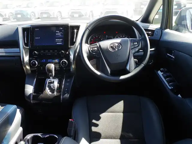 トヨタ アルファード S タイプゴールドⅡ 千葉県 2021(令3)年 5.6万km ホワイトパールクリスタルシャイン Toyota Safety Sense/・プリクラッシュセーフティ/・レーンディパーチャーアラート/・オートハイビーム/・レーダークルーズコントロール/パワーバックドア/両側パワースライドドア/地デジTV/【DVD/CD再生機能　Bluetooth接続】/バックカメラ/ハーフレザーシート/革巻きステアリング/ステアリングスイッチ/ETC/3眼LEDヘッドライト/フォグライト/ウインカーミラー/クリアランスソナー/純正18インチアルミホイル/サイド/カーテンエアバッグ/スマートキー