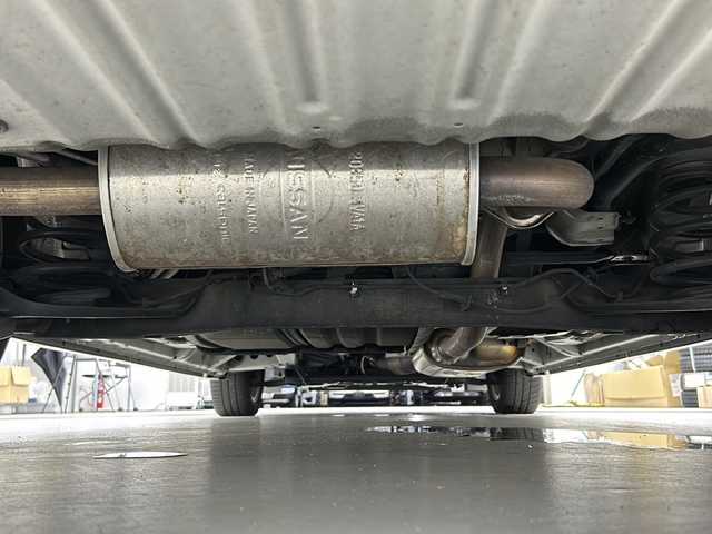 日産 セレナ ハイウェイS S HV Aセーフ 岐阜県 2015(平27)年 10.5万km ブリリアントシルバー 純正8インチナビ/CD/DVD/Bluetooth/HDMI/フルセグTV/純正フリップダウンモニター/全方位カメラ/衝突軽減ブレーキ/両側パワースライドドア/クルーズコントロール/レーンキープアシスト/ETC