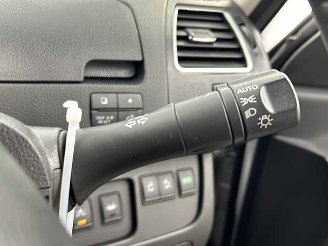 日産 セレナ ハイウェイS S HV Aセーフ 岐阜県 2015(平27)年 10.5万km ブリリアントシルバー 純正8インチナビ/CD/DVD/Bluetooth/HDMI/フルセグTV/純正フリップダウンモニター/全方位カメラ/衝突軽減ブレーキ/両側パワースライドドア/クルーズコントロール/レーンキープアシスト/ETC