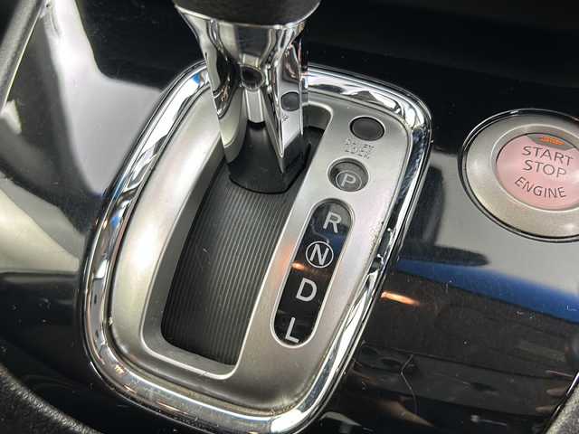 日産 セレナ ハイウェイS S HV Aセーフ 岐阜県 2015(平27)年 10.5万km ブリリアントシルバー 純正8インチナビ/CD/DVD/Bluetooth/HDMI/フルセグTV/純正フリップダウンモニター/全方位カメラ/衝突軽減ブレーキ/両側パワースライドドア/クルーズコントロール/レーンキープアシスト/ETC