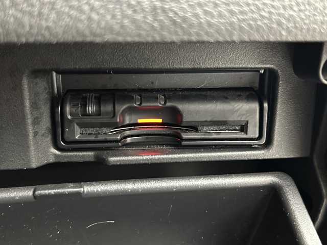 日産 セレナ ハイウェイS S HV Aセーフ 岐阜県 2015(平27)年 10.5万km ブリリアントシルバー 純正8インチナビ/CD/DVD/Bluetooth/HDMI/フルセグTV/純正フリップダウンモニター/全方位カメラ/衝突軽減ブレーキ/両側パワースライドドア/クルーズコントロール/レーンキープアシスト/ETC