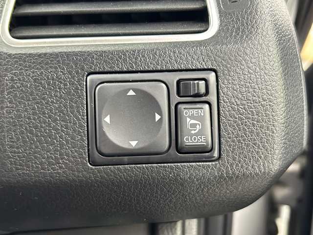 日産 セレナ ハイウェイS S HV Aセーフ 岐阜県 2015(平27)年 10.5万km ブリリアントシルバー 純正8インチナビ/CD/DVD/Bluetooth/HDMI/フルセグTV/純正フリップダウンモニター/全方位カメラ/衝突軽減ブレーキ/両側パワースライドドア/クルーズコントロール/レーンキープアシスト/ETC