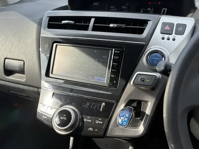 トヨタ プリウス α S Lセレクション 大分県 2015(平27)年 8.1万km スーパーホワイトⅡ ・ナビ(CD/SD/AUX/BT)/・ワンセグテレビ/・バックモニター/・ETC/・ステアリングリモコン/・スマートキー/・プッシュスタートボタン/・フロアマット/・オートエアコン/・カーテンエアバック