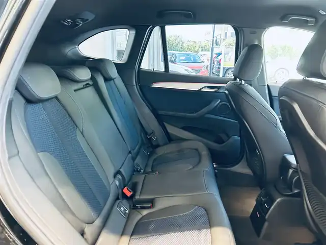ＢＭＷ Ｘ１ xDrive 18d Mスポーツ 大阪府 2019(令1)年 3.5万km サファイアブラックP コンフォートP/インテリジェントセーフティ/純正ナビ/バックカメラ/純正18インチAW/LEDヘッドライト/クリアランスソナー/電動リアゲート/パドルシフト/ルーフレール/ハーフレザー/パワーシート/Dシートメモmリ/ETC/ドラレコ/USB/Bluetooth