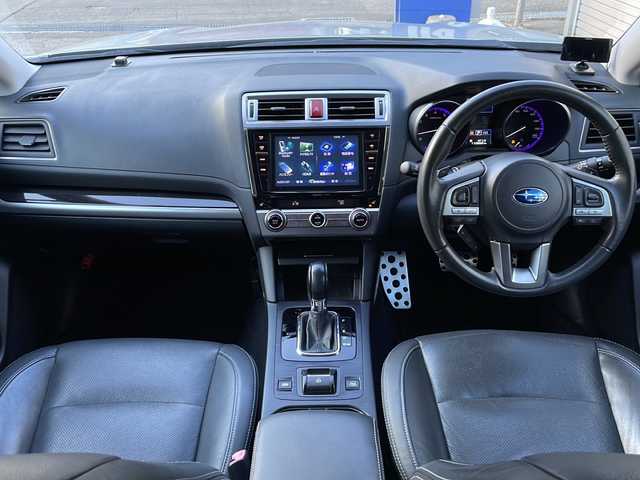 スバル アウトバック リミテッド 道央・札幌 2015(平27)年 11.3万km タングステンM (株)IDOMが運営する【じしゃロン札幌店】の自社ローン専用車両になります。こちらは現金またはオートローンご利用価格です。自社ローンご希望の方は別途その旨お申し付けください。/Panasonic製ナビ　CN‐LR800D/（フルセグ、CD、DVD、AM、FM、BTオーディオ、HDMI）/バックカメラ/プッシュスタート/ステアリングリモコン/パドルシフト/追従クルーズコントロール/レーンアシスト/アイサイト/先行車発進お知らせ機能/X－MODE/電動リアゲート/リアゲートメモリー/ヘッドライトレベライザー/レザーシート/全席シートヒーター/DN席パワーシート/D席シートメモリー/電格ウィンカーミラー/オールオートパワーウィンドウ/ETC/電動パーキング/純正フロアマット/社外ドラレコ/ルーフレール/リヤデフォッガー/新車時保証書/車両取扱説明書/ナビ取扱説明書/スペアキー
