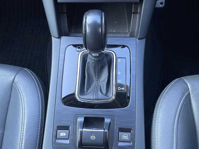 スバル アウトバック リミテッド 道央・札幌 2015(平27)年 11.3万km タングステンM (株)IDOMが運営する【じしゃロン札幌店】の自社ローン専用車両になります。こちらは現金またはオートローンご利用価格です。自社ローンご希望の方は別途その旨お申し付けください。/Panasonic製ナビ　CN‐LR800D/（フルセグ、CD、DVD、AM、FM、BTオーディオ、HDMI）/バックカメラ/プッシュスタート/ステアリングリモコン/パドルシフト/追従クルーズコントロール/レーンアシスト/アイサイト/先行車発進お知らせ機能/X－MODE/電動リアゲート/リアゲートメモリー/ヘッドライトレベライザー/レザーシート/全席シートヒーター/DN席パワーシート/D席シートメモリー/電格ウィンカーミラー/オールオートパワーウィンドウ/ETC/電動パーキング/純正フロアマット/社外ドラレコ/ルーフレール/リヤデフォッガー/新車時保証書/車両取扱説明書/ナビ取扱説明書/スペアキー