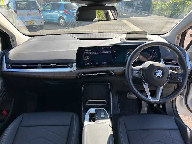 ＢＭＷ ＢＭＷ ２１８ｉ アクティブツアラー エクスクルーシブ 静岡県 2023(令5)年 1.7万km 白 純正ナビ/全方位カメラ/純正フロアマット/プッシュスタート/スマートキー/スペアキー/レザーシート/クルーズコントロール/ETC/オートライト/パワーバックドア/運転席助手席パワーシート/運転席メモリーシート