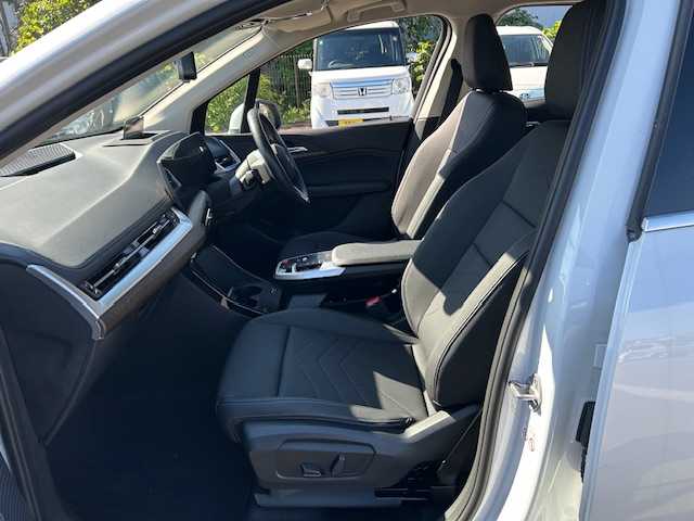 ＢＭＷ ＢＭＷ ２１８ｉ アクティブツアラー エクスクルーシブ 静岡県 2023(令5)年 1.7万km 白 純正ナビ/全方位カメラ/純正フロアマット/プッシュスタート/スマートキー/スペアキー/レザーシート/クルーズコントロール/ETC/オートライト/パワーバックドア/運転席助手席パワーシート/運転席メモリーシート