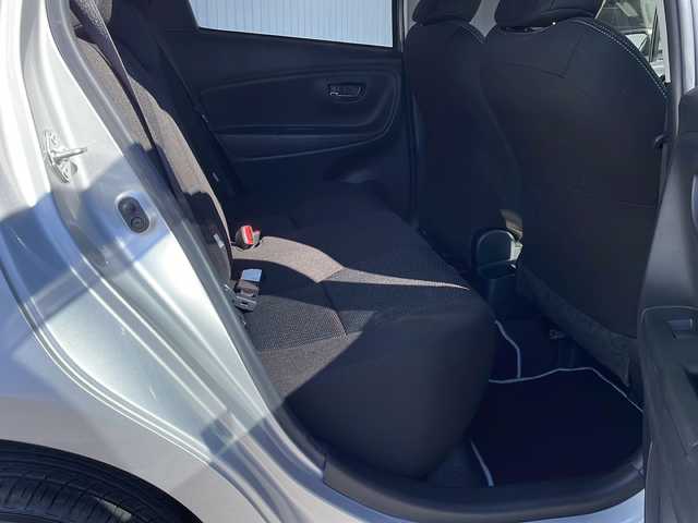 トヨタ ヴィッツ F セーフティーエディションⅢ 長野県 2020(令2)年 0.5万km シルバーM ４WD/トヨタセーフティセンス/純正メモリナビTV/バックカメラ/ビルトインETC/前後ドライブレコーダー /レーンキープアシスト/プッシュスタート /前後コーナーセンサー /保証書・取説/スペアキー