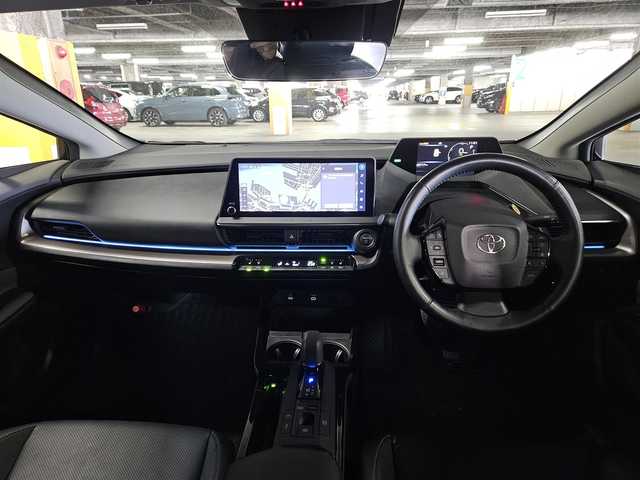 トヨタ プリウス Z 広島県 2023(令5)年 6.6万km アティチュードブラックマイカ 〇12.3インチディスプレイオーディオ/〇フルセグTV/〇パワーバックドア/〇バックカメラ/〇パノラマビューモニター/〇ビルトインETC2.0/〇レーダークルーズコントロール/〇コーナーセンサー/〇セーフティセンス/〇トヨタチームメイト/〇LEDヘッドランプ/〇LEDアクセサリーランプ/〇デジタルインナーミラー/〇合皮巻きステアリングホイール/〇ステアリングヒーター/〇合皮スポーティシート/〇パワーシート/シートヒーター/〇シートベンチレーション/〇純正19インチアルミホイール/〇スマートエントリー/スタートシステム/〇禁煙車