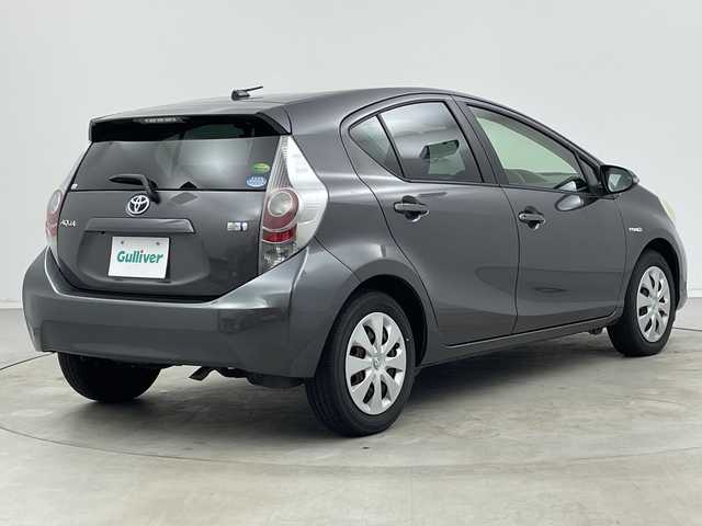 トヨタ アクア S 新潟県 2013(平25)年 7万km グレーメタリック 純正メモリナビ/BT/ワンセグ/バックカメラ/スマートキー/純正フロアマット/ETC/ハロゲンヘッドライト/オートライト/ウインカーミラー