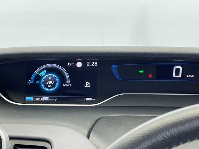 日産 セレナ e－パワー ハイウェイスター V 栃木県 2020(令2)年 5.3万km インペリアルアンバーP 純正SDナビ/（CD/DVD/フルセグTV/Bluetooth/SD）/全方位カメラ/プロパイロット/コーナーセンサー/ビルトインETC/前方ドライブレコーダー/両側パワースライドドア/デジタルインナーミラー/オートライト/LEDヘッドライト/横滑り防止装置/フォグランプ/スマートキー/プッシュスタート/ステアリングスイッチ/革巻きステアリング/ウィンカーミラー/純正16インチアルミホイール/純正フロアマット