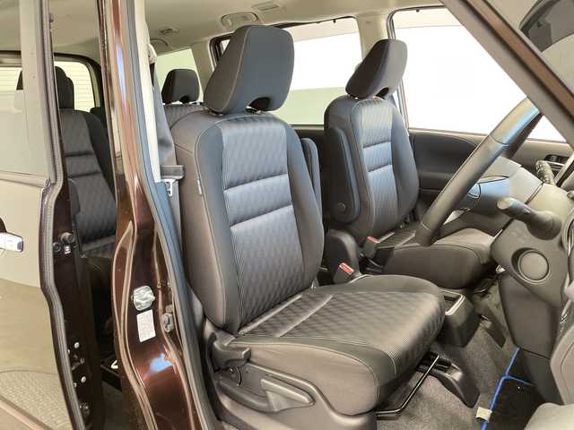 日産 セレナ e－パワー ハイウェイスター V 栃木県 2020(令2)年 5.3万km インペリアルアンバーP 純正SDナビ/（CD/DVD/フルセグTV/Bluetooth/SD）/全方位カメラ/プロパイロット/コーナーセンサー/ビルトインETC/前方ドライブレコーダー/両側パワースライドドア/デジタルインナーミラー/オートライト/LEDヘッドライト/横滑り防止装置/フォグランプ/スマートキー/プッシュスタート/ステアリングスイッチ/革巻きステアリング/ウィンカーミラー/純正16インチアルミホイール/純正フロアマット