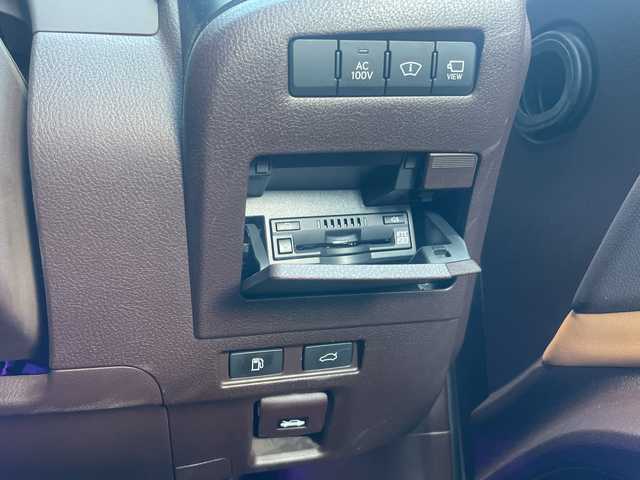 レクサス ＥＳ 300h バージョンL 神奈川県 2020(令2)年 11.9万km ソニッククォーツ ワンオーナー/サンルーフ/Mark Levinsonスピーカー/純正ナビ/（CD/DVD/FM/AM/SD/USB/AUX/フルセグTV)/Miracast/全方位カメラ/前後ドライブレコーダー/ETC2.0/レーダークルーズコントロール/パドルシフト/ブラインドスポットモニター/レーンキープアシスト/前後コーナーセンサー/プリクラッシュ/横滑り防止装置/１００V充電/電動リアゲート/電動パーキングブレーキ/茶革シート/全席パワーシート、シートヒーター/D/N席メモリシート、エアシート/サイドバイザー/ステアリングヒーター/電動チルト/ISOFIX/純正フロアマット/純正アルミホイール/スペアキー×１、カードキー×１/保証書/取扱説明書