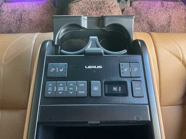 レクサス ＥＳ 300h バージョンL 神奈川県 2020(令2)年 11.9万km ソニッククォーツ ワンオーナー/サンルーフ/Mark Levinsonスピーカー/純正ナビ/（CD/DVD/FM/AM/SD/USB/AUX/フルセグTV)/Miracast/全方位カメラ/前後ドライブレコーダー/ETC2.0/レーダークルーズコントロール/パドルシフト/ブラインドスポットモニター/レーンキープアシスト/前後コーナーセンサー/プリクラッシュ/横滑り防止装置/１００V充電/電動リアゲート/電動パーキングブレーキ/茶革シート/全席パワーシート、シートヒーター/D/N席メモリシート、エアシート/サイドバイザー/ステアリングヒーター/電動チルト/ISOFIX/純正フロアマット/純正アルミホイール/スペアキー×１、カードキー×１/保証書/取扱説明書