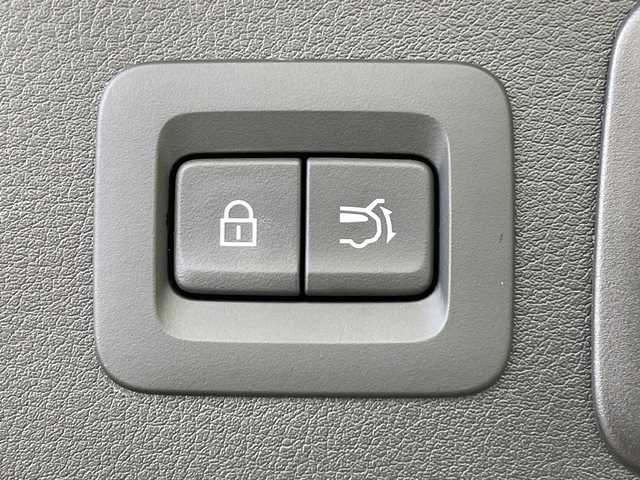 マツダ ＣＸ－６０ XD HV プレミアムスポーツ 鹿児島県 2023(令5)年 3.3万km ディープクリスタルブルーマイカ 純正SDナビ/(BT/AM/FM/フルセグTV)/ワンオーナー/4WD/ターボ/パドルシフト/アイドリングストップ/レーダークルーズコントロール/全方位カメラ/バックカメラ/パワーバックドア/サンルーフ/前後ドライブレコーダー/前席シートヒーター/前席シートエアコン/前席パワーシート/シートメモリー/前後コーナーセンサー/レーンキープアシスト/BOSEサウンドシステム/オートマチックハイビーム/ヘッドアップディスプレイ/ヒルディセントコントロール/ステアリングヒーター/ワイヤレス充電/電動パーキングブレーキ/オートホールド/革巻ステアリング/ステアリングスイッチ/純正20インチアルミホイール/純正フロアマット/純正LEDヘッドライト/保証書/取扱説明書