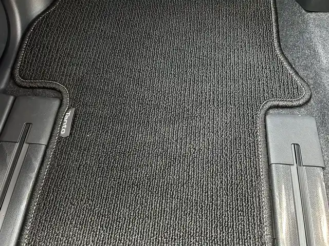 ダイハツ タント カスタム X 福岡県 2024(令6)年 0.8万km ファイアークォーツレッドM 両側電動スライドドア/前後コーナーセンサー/衝突被害軽減ブレーキ/LEDオートライト/横滑り防止/純正AW/純正フロアマット/スマートキー/シートヒーター(D席＋N席)