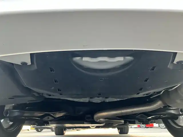 ホンダ アコード EX 静岡県 2021(令3)年 2.6万km プラチナホワイトパール エンジンスタートボタン/パワーステアリング/パワーウィンドウ/パドルシフト/アイドリングストップ/スマートキー/オートエアコン/レーダークルーズコントロール/USB入力端子/純正ETC/バックカメラ/純正8インチナビ（BT/フルセグ）/サンルーフ/純正フロアマット/純正アルミホイール車載/社外アルミホイール/D席N席パワーシート/レザーシート/全席シートヒーター/ABS/横滑り防止装置/レーンキープアシスト/オートライト/オートマチックハイビーム/LEDヘッドライト/W+サイドエアバッグ/衝突軽減システム/カーテンエアバッグ/BSM/ワイヤレス充電/ホンダセンシング