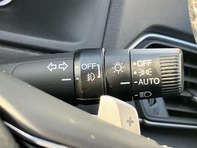 ホンダ アコード EX 静岡県 2021(令3)年 2.6万km プラチナホワイトパール エンジンスタートボタン/パワーステアリング/パワーウィンドウ/パドルシフト/アイドリングストップ/スマートキー/オートエアコン/レーダークルーズコントロール/USB入力端子/純正ETC/バックカメラ/純正8インチナビ（BT/フルセグ）/サンルーフ/純正フロアマット/純正アルミホイール車載/社外アルミホイール/D席N席パワーシート/レザーシート/全席シートヒーター/ABS/横滑り防止装置/レーンキープアシスト/オートライト/オートマチックハイビーム/LEDヘッドライト/W+サイドエアバッグ/衝突軽減システム/カーテンエアバッグ/BSM/ワイヤレス充電/ホンダセンシング