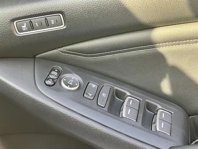 ホンダ アコード EX 静岡県 2021(令3)年 2.6万km プラチナホワイトパール エンジンスタートボタン/パワーステアリング/パワーウィンドウ/パドルシフト/アイドリングストップ/スマートキー/オートエアコン/レーダークルーズコントロール/USB入力端子/純正ETC/バックカメラ/純正8インチナビ（BT/フルセグ）/サンルーフ/純正フロアマット/純正アルミホイール車載/社外アルミホイール/D席N席パワーシート/レザーシート/全席シートヒーター/ABS/横滑り防止装置/レーンキープアシスト/オートライト/オートマチックハイビーム/LEDヘッドライト/W+サイドエアバッグ/衝突軽減システム/カーテンエアバッグ/BSM/ワイヤレス充電/ホンダセンシング