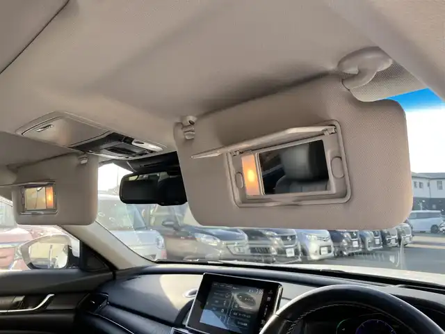 ホンダ アコード EX 静岡県 2021(令3)年 2.6万km プラチナホワイトパール エンジンスタートボタン/パワーステアリング/パワーウィンドウ/パドルシフト/アイドリングストップ/スマートキー/オートエアコン/レーダークルーズコントロール/USB入力端子/純正ETC/バックカメラ/純正8インチナビ（BT/フルセグ）/サンルーフ/純正フロアマット/純正アルミホイール車載/社外アルミホイール/D席N席パワーシート/レザーシート/全席シートヒーター/ABS/横滑り防止装置/レーンキープアシスト/オートライト/オートマチックハイビーム/LEDヘッドライト/W+サイドエアバッグ/衝突軽減システム/カーテンエアバッグ/BSM/ワイヤレス充電/ホンダセンシング