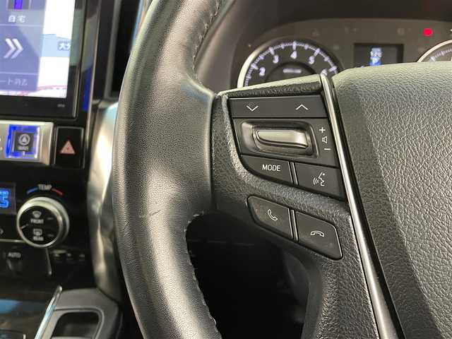 トヨタ ヴェルファイア Z Gエディション 大分県 2015(平27)年 5.5万km ホワイトパールクリスタルシャイン 社外ナビ/バックカメラ/CD/DVD/BT/フルセグ/フリップダウンモニター/ETC/サンルーフ/両側パワースライドドア/電動パーキング/オートホールド/衝突軽減ブレーキ/前席パワーシート/レーダークルーズコントロール/パワーバックドア/ステアリングヒーター/社外シーケンシャルウィンカー/LEDヘッドライト/モデリスタエアロ