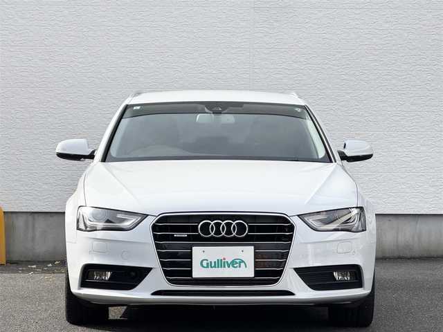 アウディ Ａ４ アバント 2．0 TFSIクワトロ 愛知県 2015(平27)年 5.9万km グレイシアホワイトメタリック /禁煙車/正規ディーラー車//アウディMMIナビ//フルセグTV.BT.SD//ビルトインETC//バックカメラ//黒本革シート//前席パワーシート//前席シートヒーター//アドバンストキーシステム//アシスタンスパッケージ//アダプティブクルーズコントロール//アウディサイドアシスト//アクティブレーンアシスト//アウディブレーキプレワーニング//レインセンサー//パーキングエイド//パワーバックドア//HIDオートライト//フロントフォグランプ//電子パーキング//ブレーキホールド//パドルシフト/ルーフレール//純正１７インチアルミ//横滑り防止装置//アイドリングストップ//電動格納ミラーウインカー//純正フロアマット//新車保証書/取扱説明書(車.ナビ)//スペアキー/記録簿R6.R2-R4