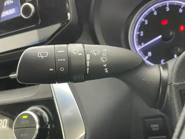 トヨタ ハリアー S 岡山県 2021(令3)年 6.3万km ホワイトパールクリスタルシャイン レーダークルーズコントロール/ビルトインETC/プリクラッシュセーフティ/RMPアルミホイール/LEDヘッドライト/オートハイビーム/純正９インチディスプレイオーディオ/Carplay/Bluetooth/USB接続/ブレーキホールド/踏み間違い防止