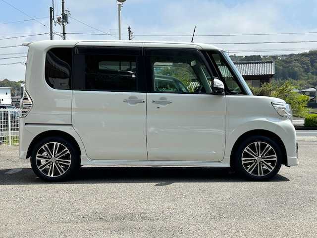 ダイハツ タント カスタム RS SA Ⅲ 高知県 2017(平29)年 8.3万km パールホワイトⅢ (株)IDOMが運営する【じしゃロン高知店】の自社ローン専用車両になります。こちらは現金またはオートローンご利用時の価格です。自社ローンご希望の方は別途その旨お申付け下さい