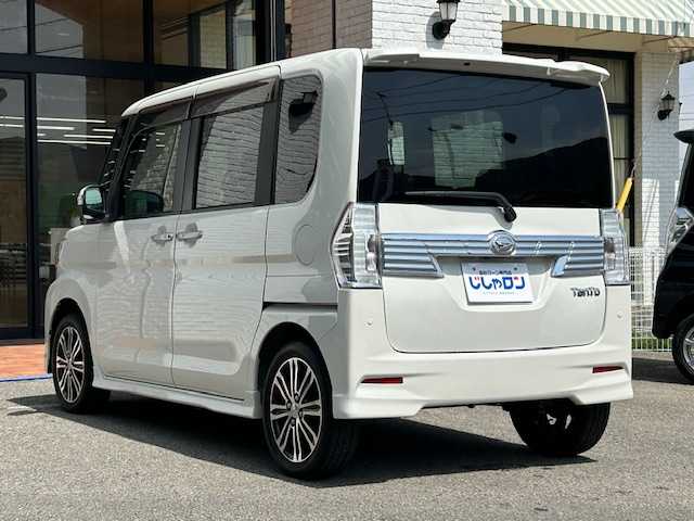 ダイハツ タント カスタム RS SA Ⅲ 高知県 2017(平29)年 8.3万km パールホワイトⅢ (株)IDOMが運営する【じしゃロン高知店】の自社ローン専用車両になります。こちらは現金またはオートローンご利用時の価格です。自社ローンご希望の方は別途その旨お申付け下さい