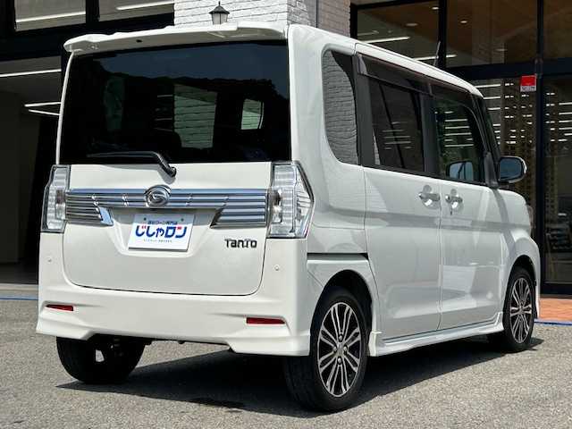ダイハツ タント カスタム RS SA Ⅲ 高知県 2017(平29)年 8.3万km パールホワイトⅢ (株)IDOMが運営する【じしゃロン高知店】の自社ローン専用車両になります。こちらは現金またはオートローンご利用時の価格です。自社ローンご希望の方は別途その旨お申付け下さい