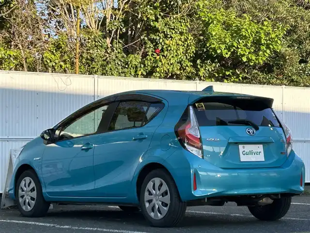 トヨタ アクア S 茨城県 2019(令1)年 7.6万km クリアエメラルドパールクリスタルシャイン ToyotaSafetySene/【PCS/LDA】/純正SDナビ/【AM/FM/CD/DVD/BT/フルセグ】/バックカメラ/ETC/前後ドラレコ/コーナーセンサー/ステアリングスイッチ/オートライト/オートハイビーム/保証書/取扱説明書