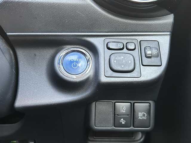 トヨタ アクア S 茨城県 2019(令1)年 7.6万km クリアエメラルドパールクリスタルシャイン ToyotaSafetySene/【PCS/LDA】/純正SDナビ/【AM/FM/CD/DVD/BT/フルセグ】/バックカメラ/ETC/前後ドラレコ/コーナーセンサー/ステアリングスイッチ/オートライト/オートハイビーム/保証書/取扱説明書